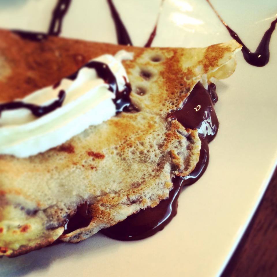 Crèpes mit Schokolade und Schlagrahm - Cookinesi