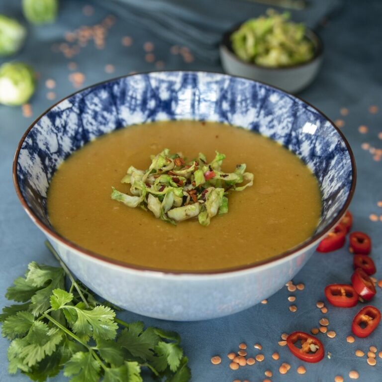 Pikante orientalische Linsensuppe mit Rosenkohleinlage - Cookinesi