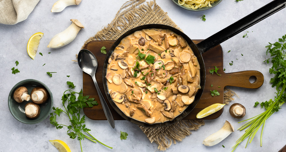 Veganes Zürcher Geschnetzeltes mit Seitan und zweierlei Pilzen - Cookinesi